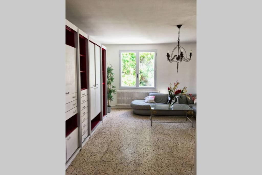 Villa Calme, Climatisee, Piscine, A 2 Pas Du Centre L'Isle-sur-la-Sorgue Exterior photo